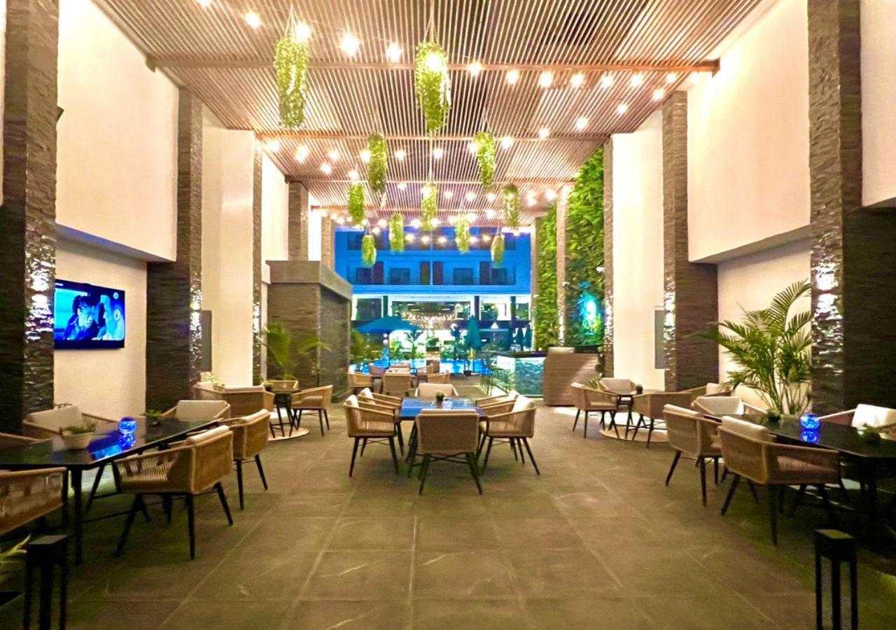Sanctuary Sunlit Hurghada Haven With 4 Pools, Rooftop Sunsets & Gourmet Bites Steps Away Esterno foto